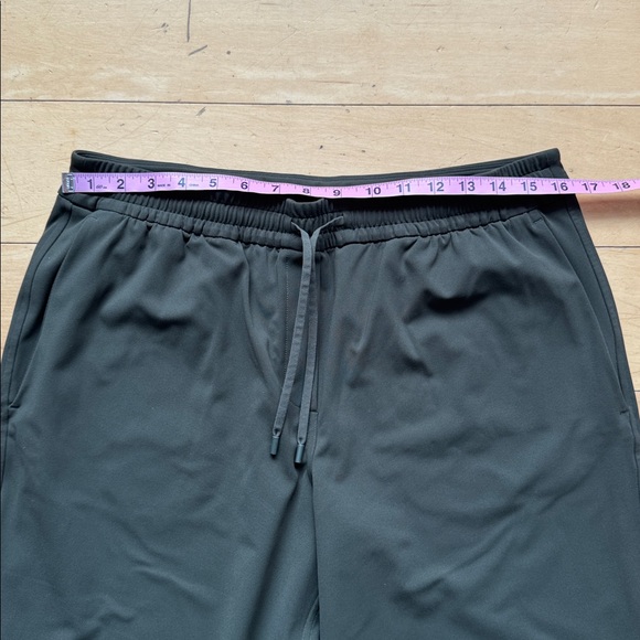 lululemon athletica Green Women's Pants, Sz Large, straight leg, casual, relaxed - Picture 12 of 14